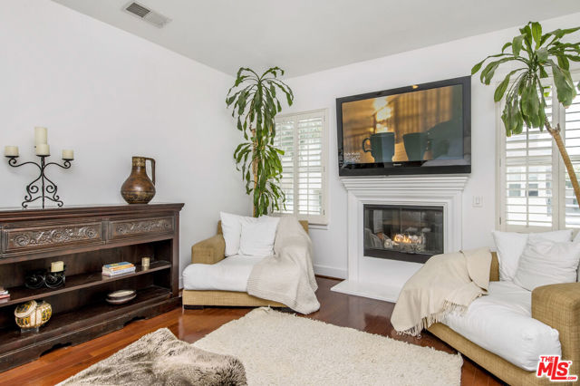 6021 Dawn, Playa Vista CA: https://media.crmls.org/mediaz/a6c8e05b-9109-4e54-9c3a-2d119f6c588b.jpg