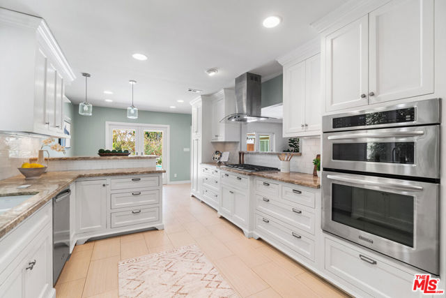 5210 S Corning Avenue, Los Angeles CA: https://media.crmls.org/mediaz/a6c95b1f-8044-4743-8de0-4d14a9dddfb0.jpg