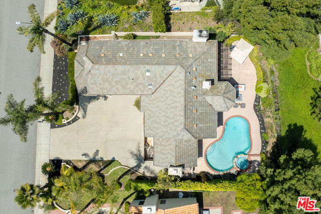 3458 Malaga Court, Calabasas CA: https://media.crmls.org/mediaz/a6caace8-68fb-446b-b655-8e8af28d4271.jpg