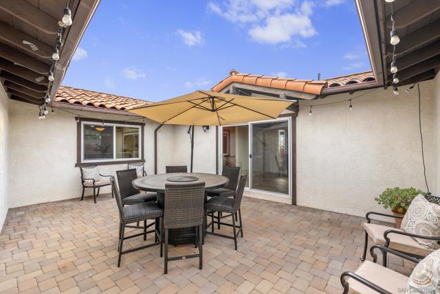 1918 Odell Cir, Vista CA: https://media.crmls.org/mediaz/a6cafbb6-a949-49d4-abbd-d0bd2a7b5b9c.jpg