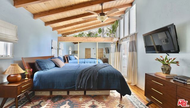 8460 Kirkwood Drive, Los Angeles CA: https://media.crmls.org/mediaz/a6cb2a60-5c6a-4743-a6e6-104986de8c96.jpg