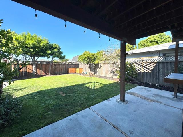 908 Bancroft Ave, Half Moon Bay CA: https://media.crmls.org/mediaz/a6cbfb92-f844-432a-8280-0d9c49161af5.jpg