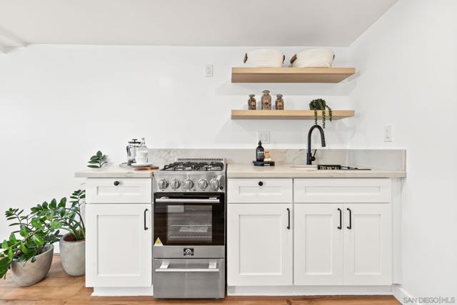 3678 Richmond St, San Diego CA: https://media.crmls.org/mediaz/a6cc4d5f-38e3-4f79-aa8d-8ae64cd4b999.jpg