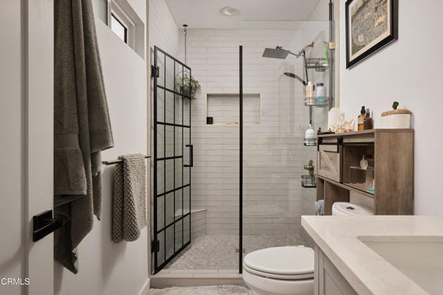 Detail Gallery Image 17 of 32 For 2819 Frederick St, Los Angeles,  CA 90065 - 3 Beds | 3 Baths