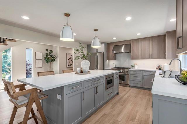 111 Vista Del Prado, Los Gatos CA: https://media.crmls.org/mediaz/a6cdaf84-a782-493f-8733-03f98c880b14.jpg