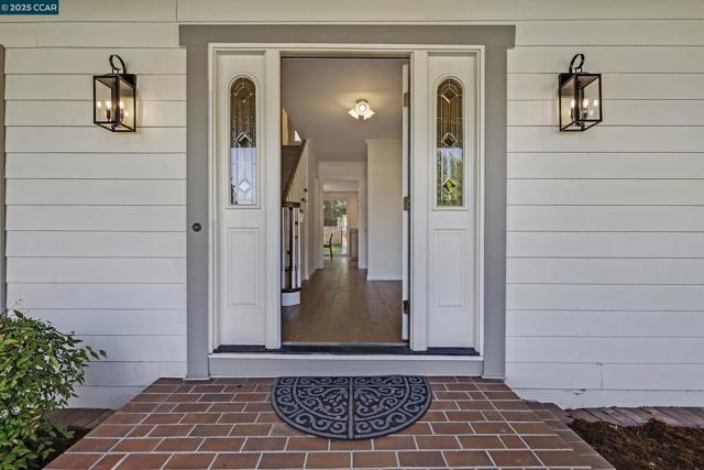 222 Scotts Mill Ct, Danville CA: https://media.crmls.org/mediaz/a6cddb43-ffa9-42e9-9922-3568658a95a2.jpg
