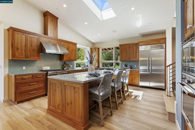 53 Tara Rd, Orinda CA: https://media.crmls.org/mediaz/a6ce7c8e-d55c-47c3-835b-520cbf15c14e.jpg