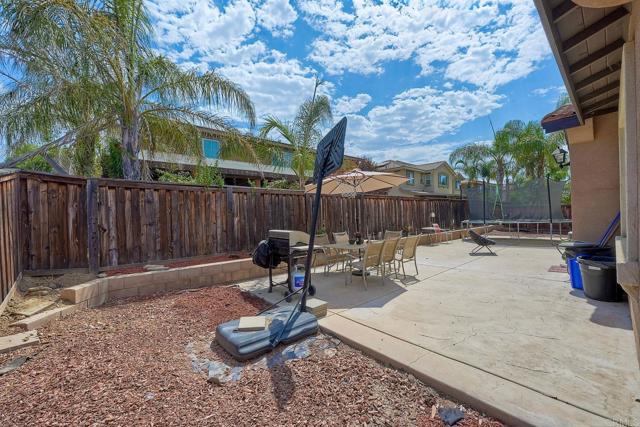 Detail Gallery Image 6 of 17 For 246 Appaloosa Dr. Rd, Hemet,  CA 92545 - 3 Beds | 2 Baths