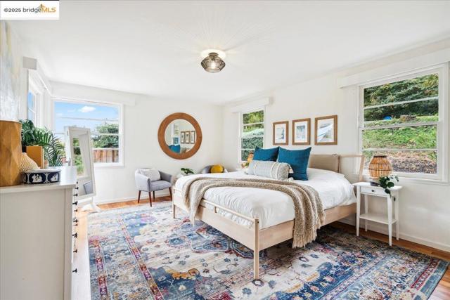 342 El Toyonal, Orinda CA: https://media.crmls.org/mediaz/a6d04603-f624-4a99-b79d-b554714ebf0a.jpg