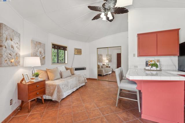 375 Montecillo Dr, Walnut Creek CA: https://media.crmls.org/mediaz/a6d08ec8-0aec-445a-8e92-c93c7b380170.jpg