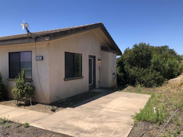 12465 Hillpoint Court, Valley Center CA: https://media.crmls.org/mediaz/a6d0b35f-110f-4309-a736-7622c1f93f8b.jpg