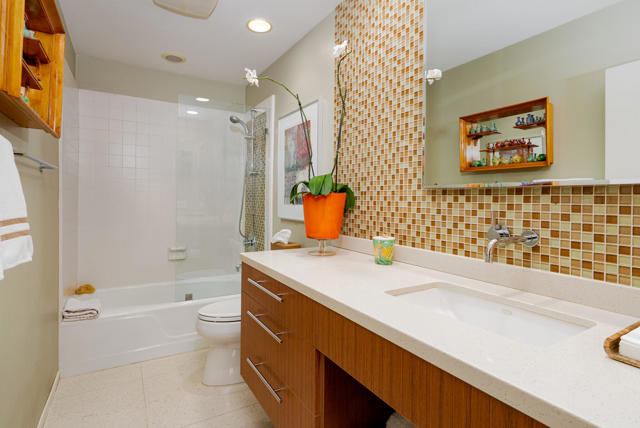 444 N Burton Way, Palm Springs CA: https://media.crmls.org/mediaz/a6d104f0-833f-4ee9-b612-fa76a63d9567.jpg