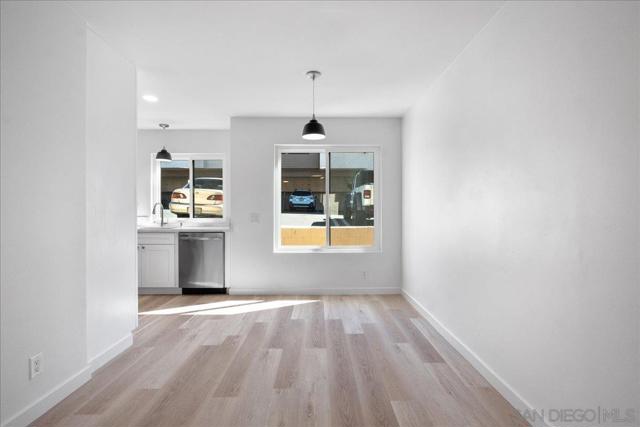 955 Postal Way, Vista CA: https://media.crmls.org/mediaz/a6d125ad-fcbd-4b8a-a810-8ca87e6e981f.jpg