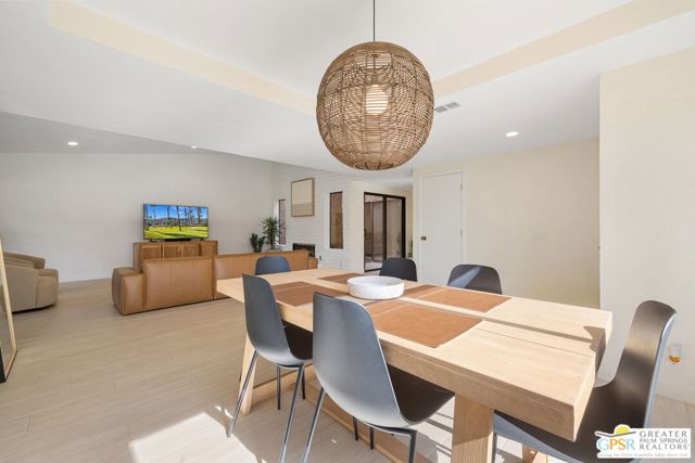 6 Joya Drive, Palm Desert CA: https://media.crmls.org/mediaz/a6d1b365-133d-4c95-a51a-75b4eef09e22.jpg