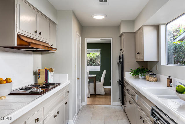 Detail Gallery Image 7 of 28 For 13017 Barto Dr, Granada Hills,  CA 91344 - 3 Beds | 2 Baths