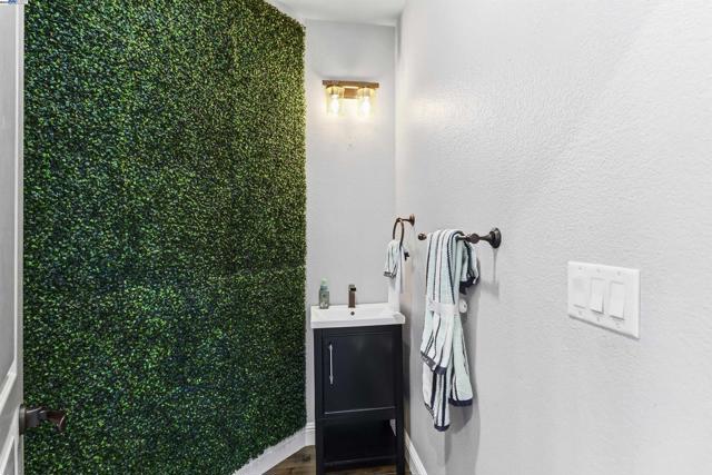 5512 Sagehen Ct, Loomis CA: https://media.crmls.org/mediaz/a6d29224-4c53-49eb-8b55-1d10dec19820.jpg