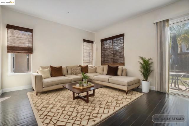 1839 Elizabeth Way, Brentwood CA: https://media.crmls.org/mediaz/a6d3303a-2723-4778-b3d1-555f3d8d54d2.jpg