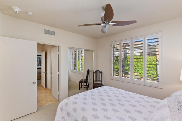 359 Desert Holly Drive, Palm Desert CA: https://media.crmls.org/mediaz/a6d394d2-984b-4dde-b302-81b29bffacc0.jpg