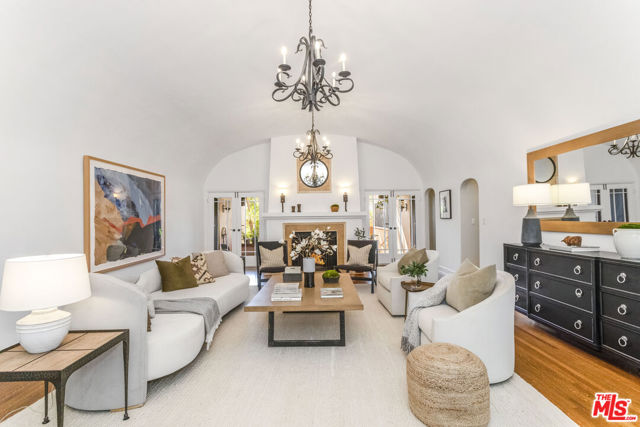 755 S Highland Avenue, Los Angeles CA: https://media.crmls.org/mediaz/a6d4ac59-3c93-4bef-97b2-9ec0c4866de1.jpg