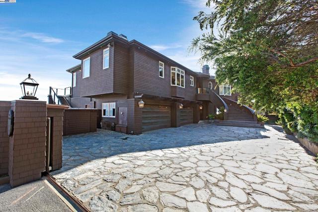 797 Las Olas Dr, Aptos CA: https://media.crmls.org/mediaz/a6d6341c-ecb4-4d81-8021-e017be98e7b3.jpg