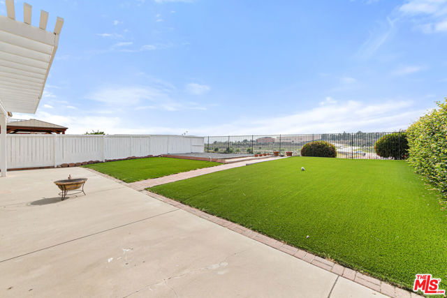 13041 Mesa Verde Way, Sylmar CA: https://media.crmls.org/mediaz/a6d64819-76b2-480e-8c16-e0251be2917f.jpg