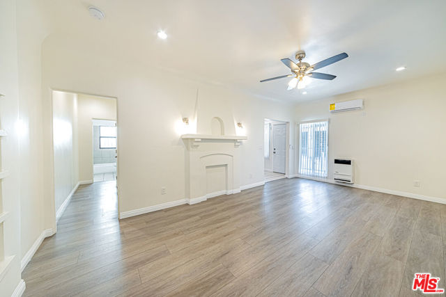 1152 S Bronson Avenue, Los Angeles CA: https://media.crmls.org/mediaz/a6d6d775-be2b-4875-99b3-f8298659bc44.jpg