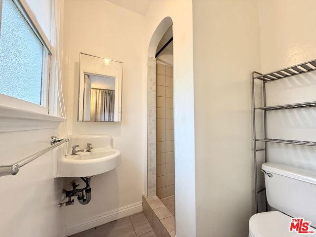 628 N Westbourne Drive, West Hollywood CA: https://media.crmls.org/mediaz/a6d70db8-8af3-4621-a972-8ccf2c8be8ee.jpg