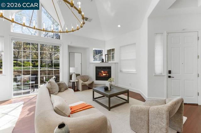 Image 7 of 52 For 172 Sugarloaf Ct