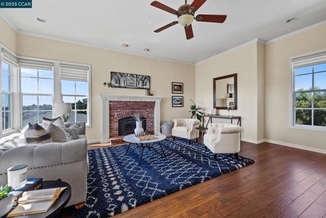 1620 Saint Francis Ct, Benicia CA: https://media.crmls.org/mediaz/a6d82cd5-2773-4e29-9612-efe2dbb706bf.jpg
