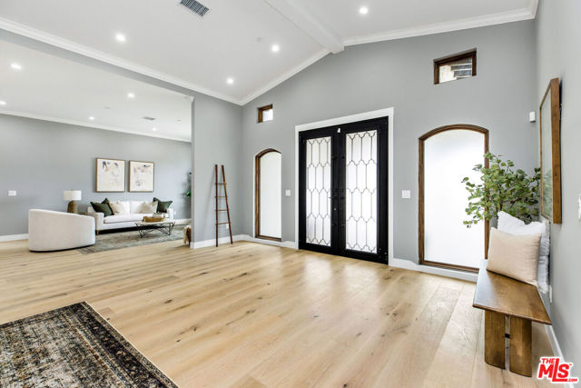 6888 Alta Vista Drive, Rancho Palos Verdes CA: https://media.crmls.org/mediaz/a6d85c15-ea17-46ab-ad2a-79d325d28a35.jpg