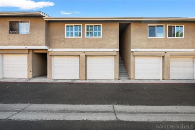 721 Buena Tierra Way, Oceanside CA: https://media.crmls.org/mediaz/a6d8926e-486e-46c0-af13-464a1f3cfcf7.jpg