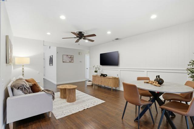 4490 Buckthorn Ct, Concord CA: https://media.crmls.org/mediaz/a6d8dbc3-7cb0-4733-a40f-78dc8bb6c89c.jpg