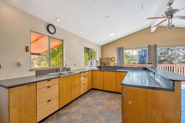 3504 SUNRISE Court, Martinez CA: https://media.crmls.org/mediaz/a6d8ef26-5db8-4c97-8e2f-3127b9dc7ecc.jpg