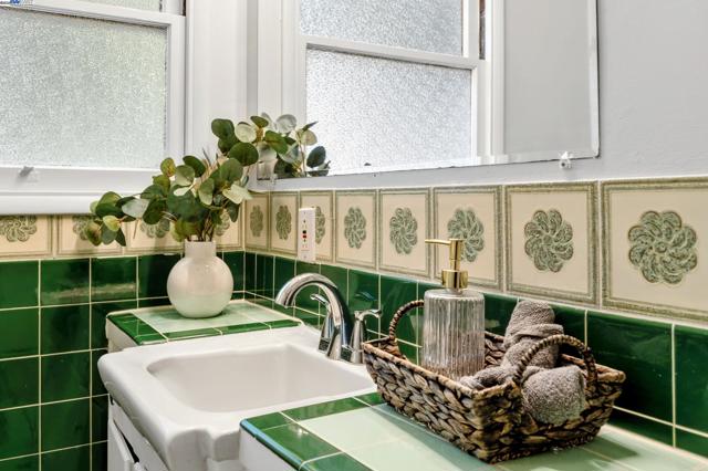 2593 El Caminito, Oakland CA: https://media.crmls.org/mediaz/a6d95910-2e93-47b9-9e4a-22e79d372e41.jpg
