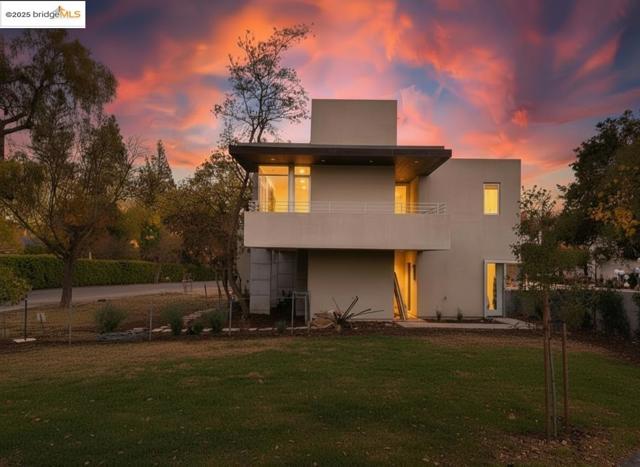 4000 Manzana Lane, Palo Alto CA: https://media.crmls.org/mediaz/a6da43ef-2209-4671-badb-de83e1e55dc8.jpg