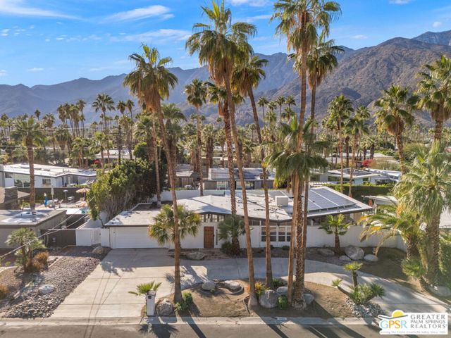 1983 S Yucca Place, Palm Springs CA: https://media.crmls.org/mediaz/a6daafb1-8c33-4b8b-93b3-54f3bb3380de.jpg