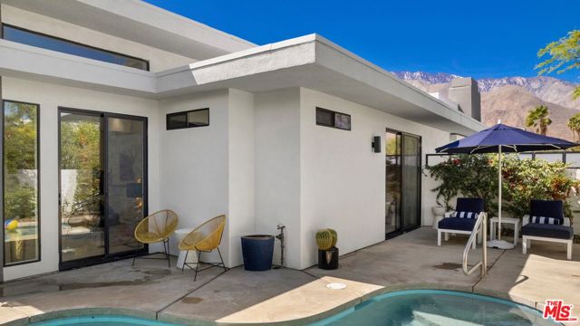 655 E Chuckwalla Road, Palm Springs CA: https://media.crmls.org/mediaz/a6db3dfd-fedc-4fed-b925-97e5d3d8f3ef.jpg