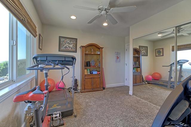 5350 Edgehill Circle, Ventura CA: https://media.crmls.org/mediaz/a6db7da1-ed40-44a1-8a13-99e1b86e801a.jpg