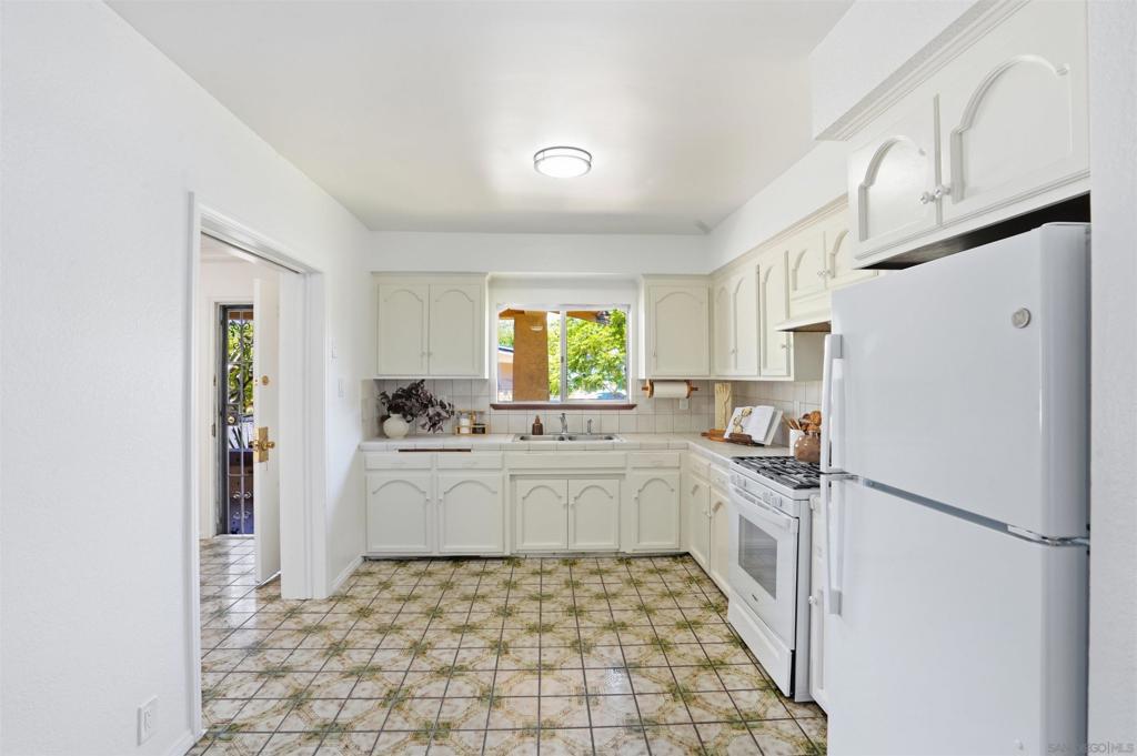 3775 Goldfinch Street - photo 11