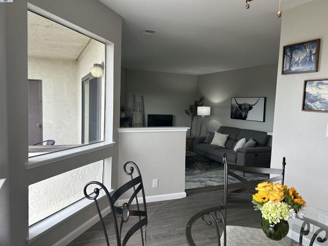 21117 Gary Dr, Hayward CA: https://media.crmls.org/mediaz/a6dcb3f8-45e5-4934-8247-9cf2df04703b.jpg