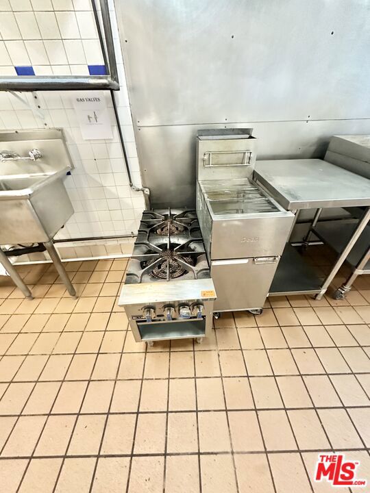  Commercial for Sale in Palmdale, California