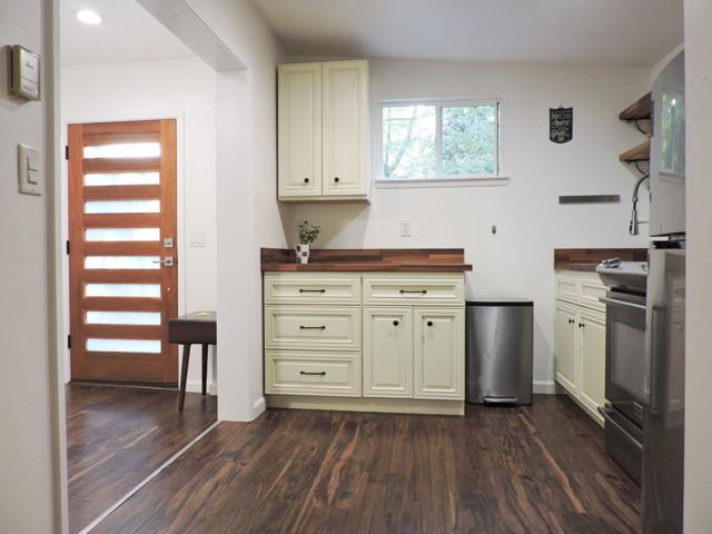 450 Bernstein Drive, Boulder Creek CA: https://media.crmls.org/mediaz/a6de7cd1-a4fd-4477-914d-07449a9b7672.jpg