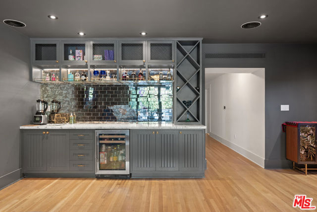 1421 Edgecliffe Drive, Los Angeles CA: https://media.crmls.org/mediaz/a6df01c0-37dc-4909-b194-ffa3aec576b4.jpg