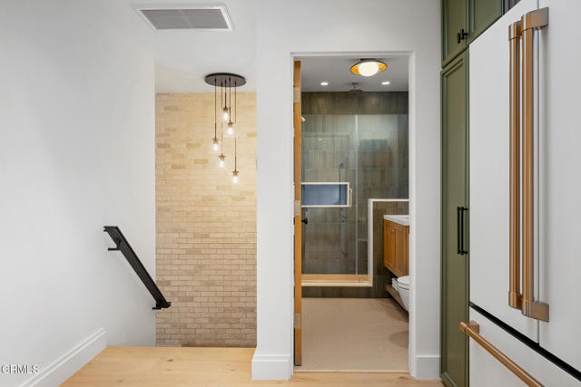 1932 1/4 Hillhurst Avenue, Los Angeles CA: https://media.crmls.org/mediaz/a6e0e489-a5c9-4156-adf7-3f6ea57ca2d8.jpg