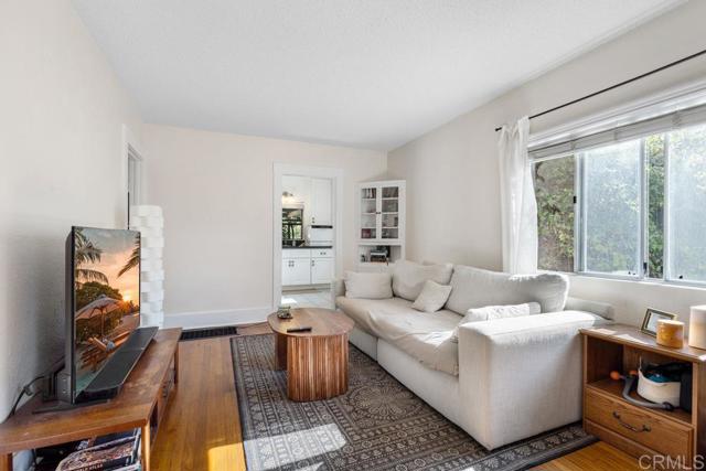 1607 1609 Robinson Avenue, San Diego CA: https://media.crmls.org/mediaz/a6e1314b-6db1-4556-a8db-11179400768b.jpg