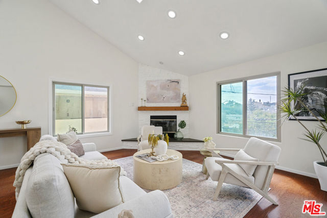 535 East Walnut Avenue, B photo 20