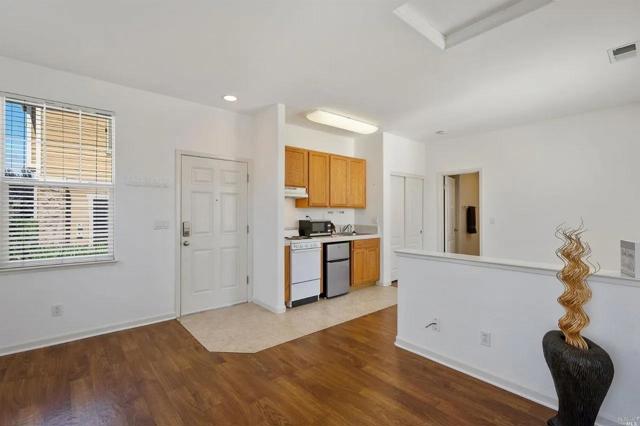 2521 Dakota Avenue, Santa Rosa CA: https://media.crmls.org/mediaz/a6e1f0ae-1d0c-4db1-9c08-239867619162.jpg