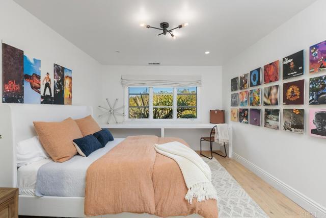 5499 Avenida Maravillas, Rancho Santa Fe CA: https://media.crmls.org/mediaz/a6e28487-f3d5-4375-9030-25c98347cf09.jpg
