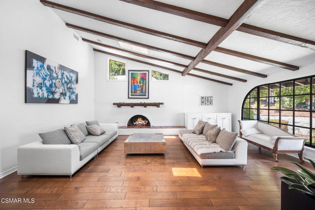 1267 Willsbrook Court, Westlake Village CA: https://media.crmls.org/mediaz/a6e28851-349c-420e-9cdb-5083c16f2e73.jpg