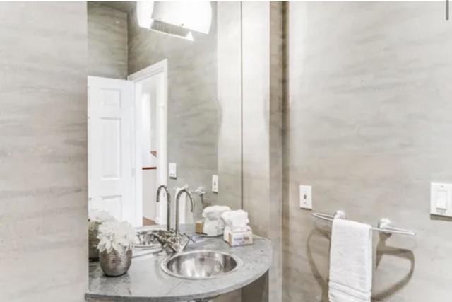 985 Woodview Place, San Jose CA: https://media.crmls.org/mediaz/a6e29b1d-7b08-4518-bb32-1812a2f53cd2.jpg
